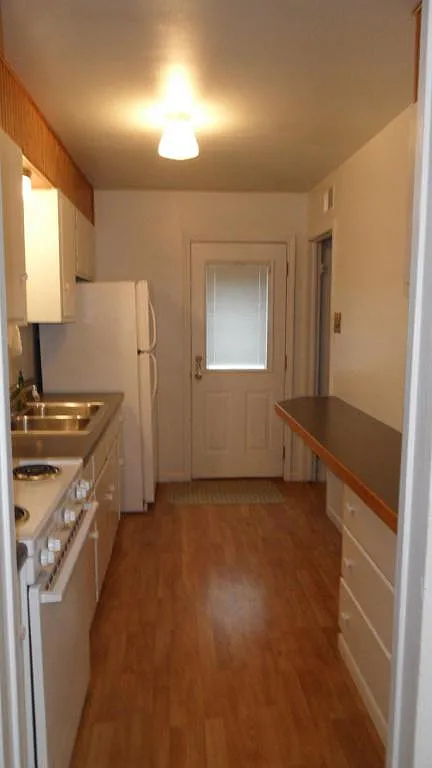 2116 SW Morningside Dr — Photo 3