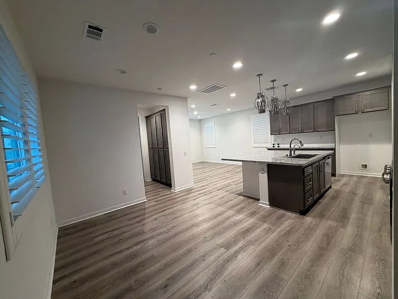 4 bed, 3.0 bath, $3,650 — Photo 3