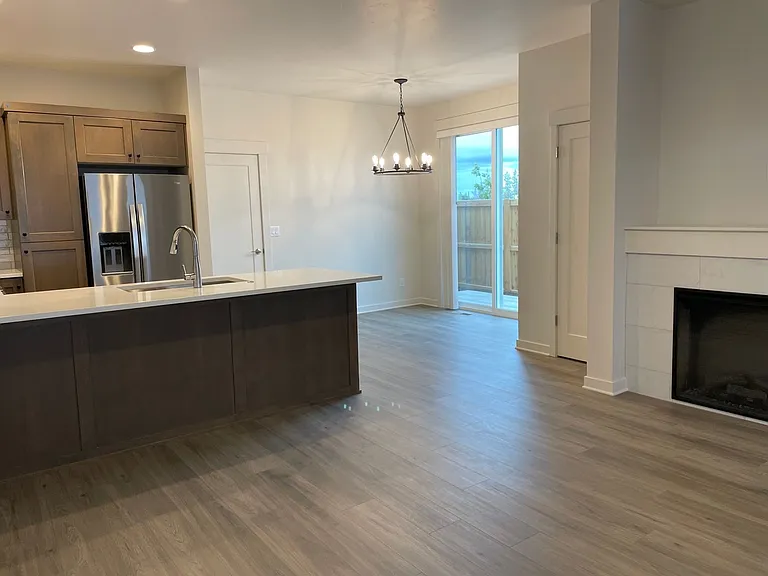 2598 NW Spruce Cone Ln — Photo 2