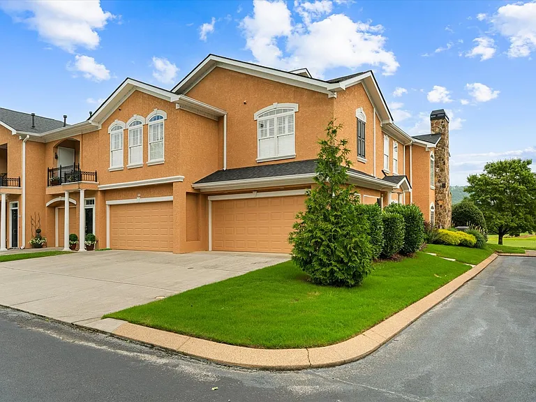 901 Renaissance Ct — Photo 42