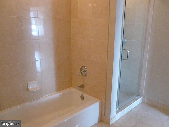 5th image of 440 S Broad St Unit 904