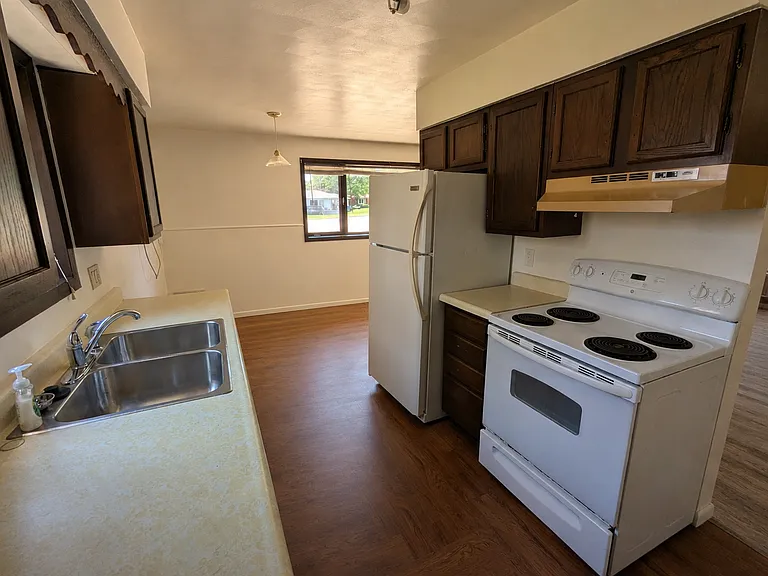 1075 Lancaster St #D — Photo 5