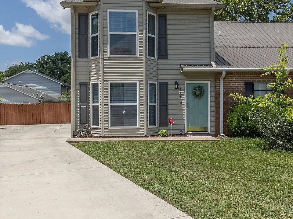 1810 Violet Ct