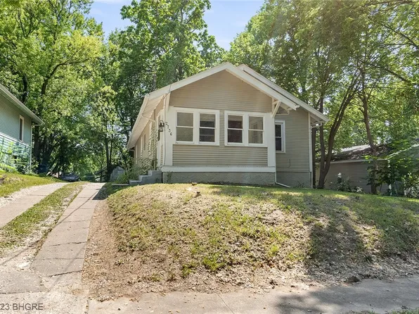 2736 Mondamin Ave, Des Moines, IA 50310