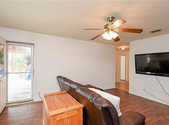 5th image of 315 Olivia Ln