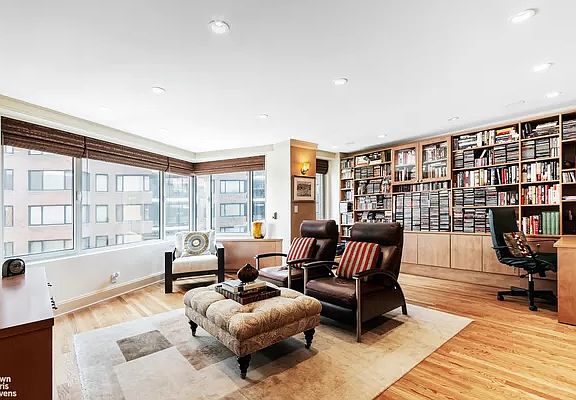 4th image of 60 Sutton Pl S #8JIS