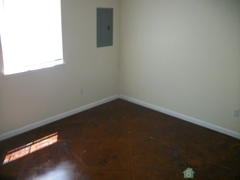 2nd image of 5 Shears Rd APT 9