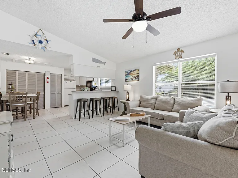 6 Lisbon St #A/B — Photo 25