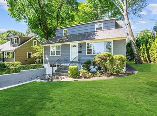 132 Carteret St, Glen Ridge, NJ 07028