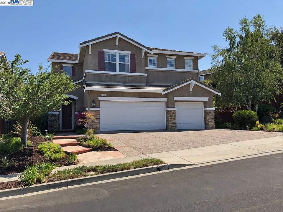 1st image of 25582 Crestfield Dr