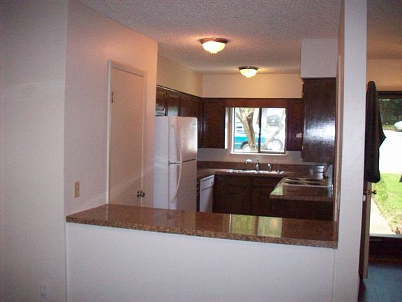Kitchen/Breakfast Bar