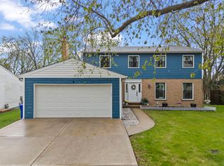 1522 S Naperville Rd, Wheaton, IL 60189