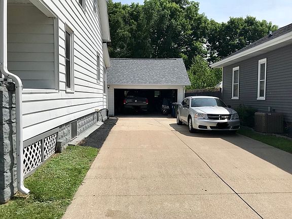 4th image of 1013 Sycamore St