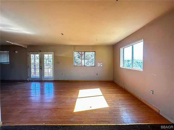 5th image of 46285 Serpentine Dr