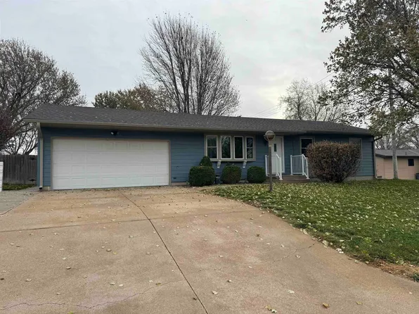 1248 Apache Ave, Hastings, NE 68901