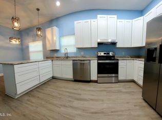 215 Green St, Green Cove Springs, FL 32043