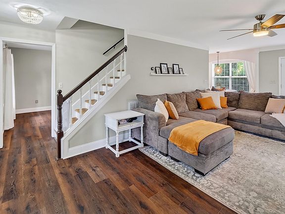 3rd image of 208 Charmar Way