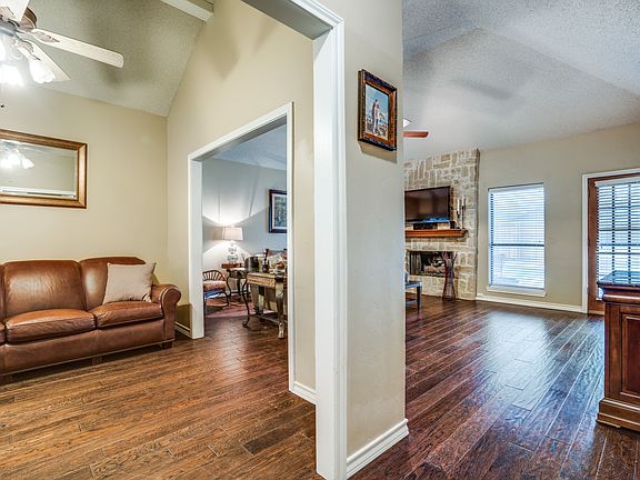 4th image of 1327 Sylvan Creek Bnd