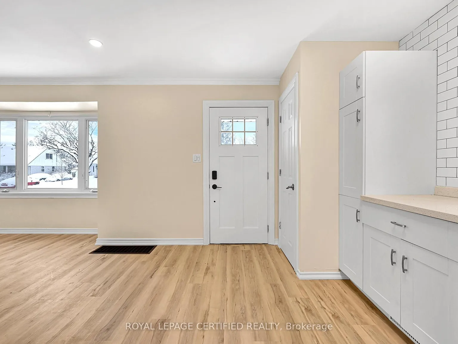 4 bed, $2,400 — Photo 3