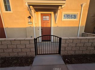 5961 Huntington Dr, Eastvale, CA 92880