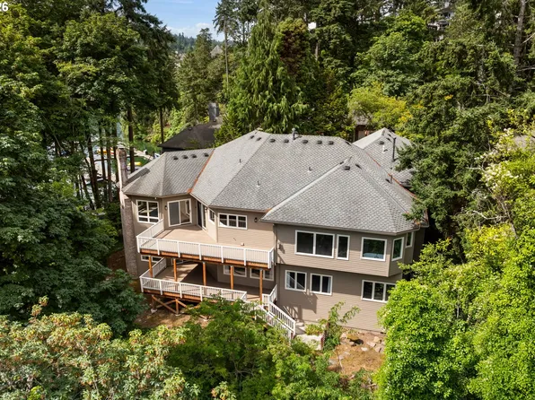 1563 Bay View Ln, Lake Oswego, OR 97034