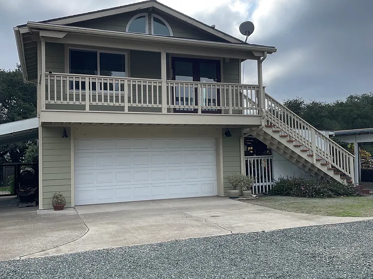 290 Ridgeview Way — Photo 1