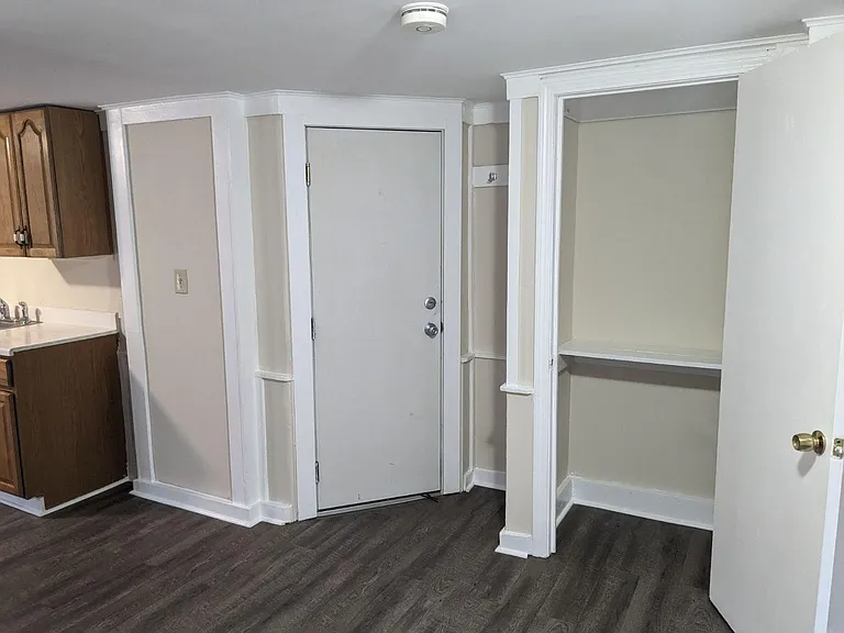 464 Pleasant St #8 — Photo 3