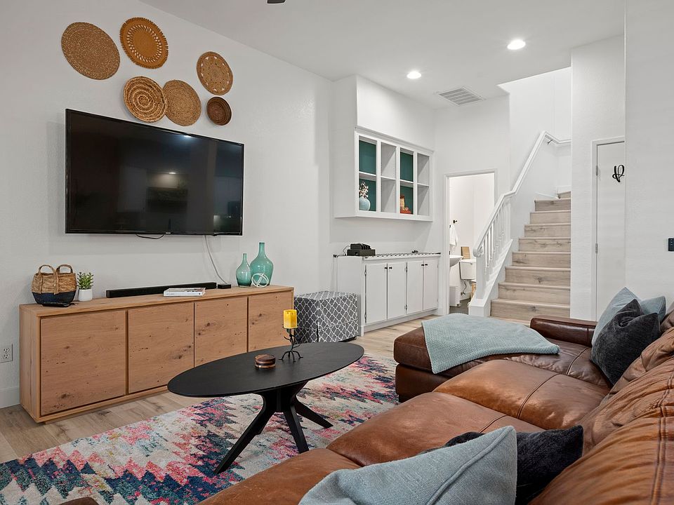 1st image of 1460 Canvas Dr Unit 3