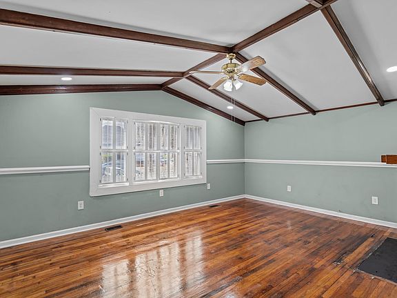 5th image of 806 Crawford Avenue