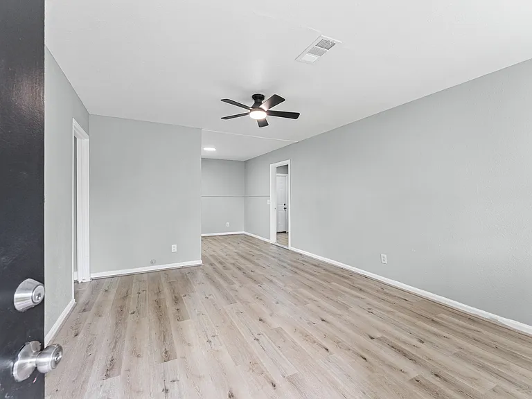 721 Champs St — Photo 3