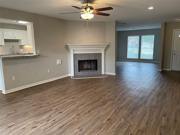 2nd image of 2611 Baycrest Dr