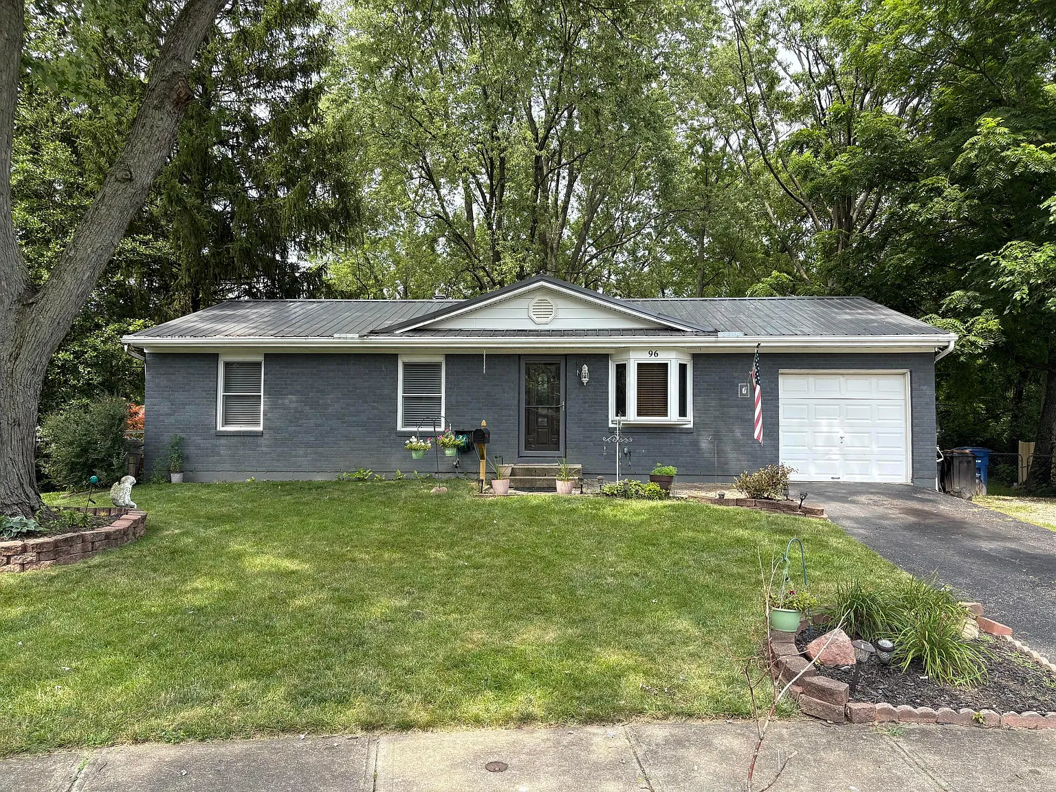 96 Marjorie Ct photo 1