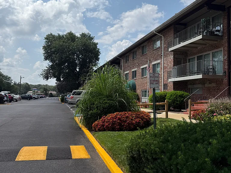 Skyview Apartments — Photo 27