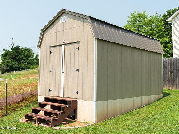 3rd image of 8613 Ball Park Ln