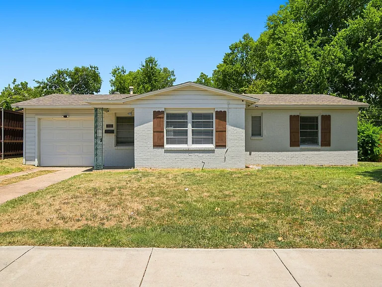 1005 Belvedere Dr — Photo 14