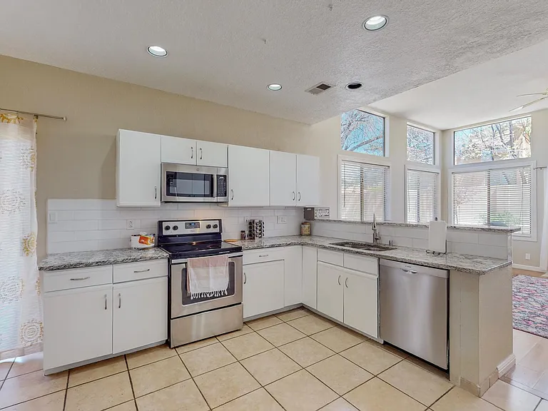 6216 Academy Ridge Dr NE — Photo 18