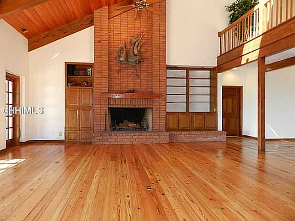 3rd image of 25 Cedar Ln