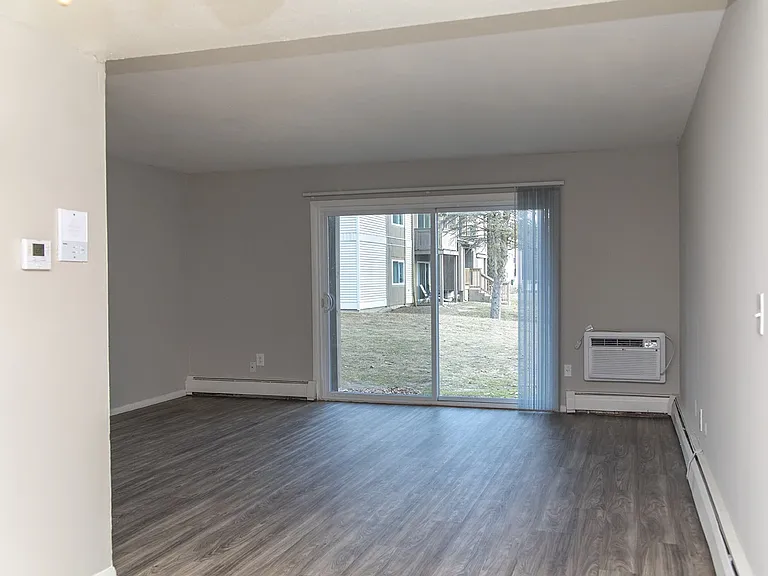 Bayside Country Club Apartments — Photo 60