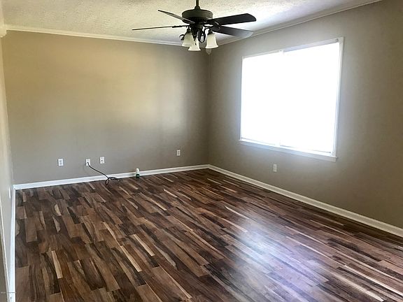 4th image of 453 Winchester Dr