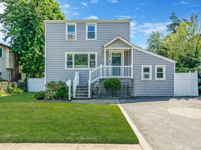 301 Center Bay Drive, West Islip, NY, 11795