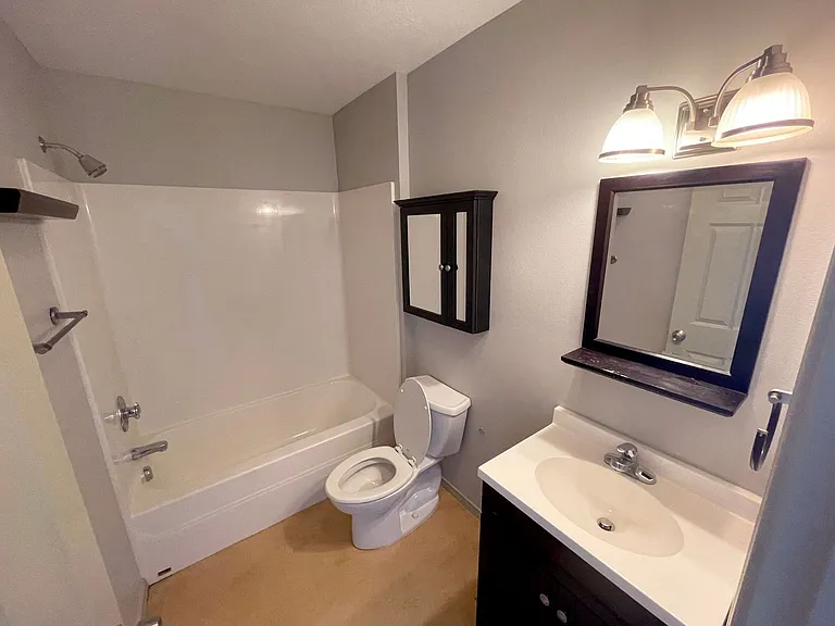 5011 N Syracuse St #B — Photo 5