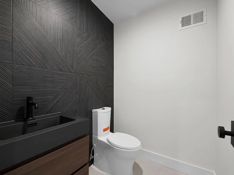 55 Washington Ave — Photo 31