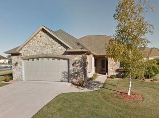857 Fountain Way, Menasha, WI 54952