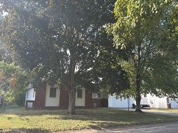 3rd image of 1221 Commanche Rd