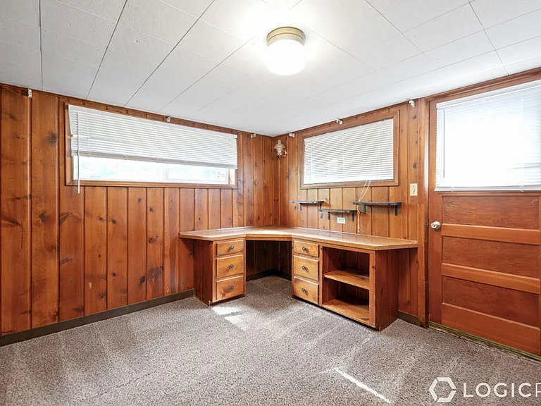 1305 Henderson Dr — Photo 18