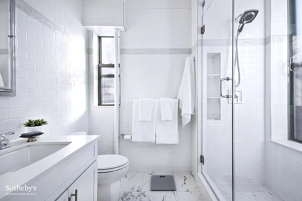 Sold by Sotheby's International Realty | media 3