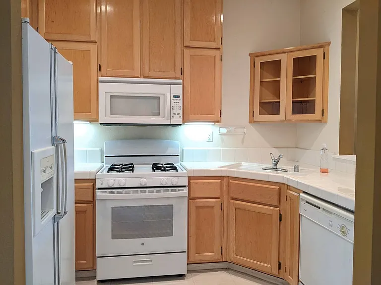 643 Atherton Pl — Photo 7