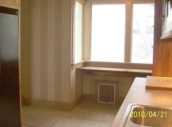 4th image of 309 E Avenue A