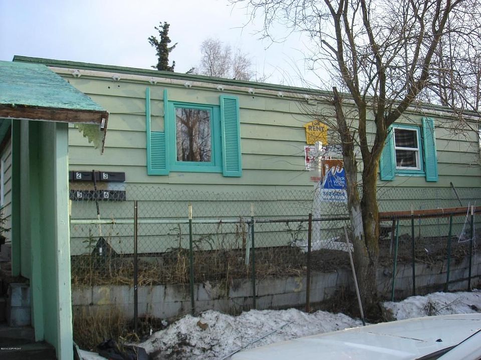 2nd image of 928 W 25th Ave