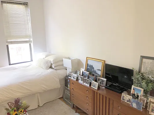 Rented by New York Manhattan Real Estate Incorporated | media 25